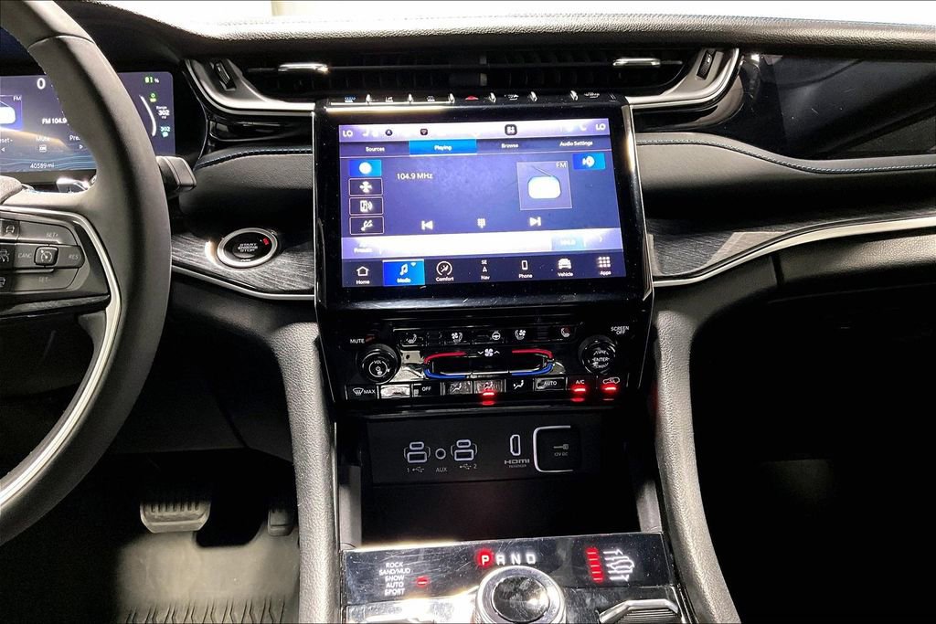 Used 2024 Jeep Grand Cherokee Trailhawk image 8