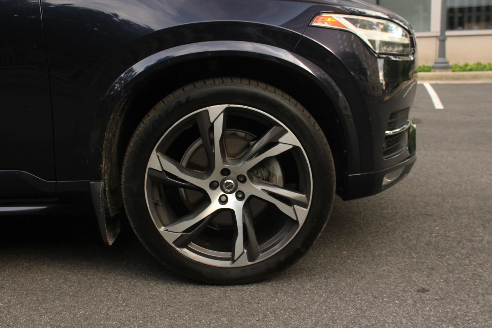 Used 2017 Volvo XC90 T6 Momentum AWD/4WD image 4