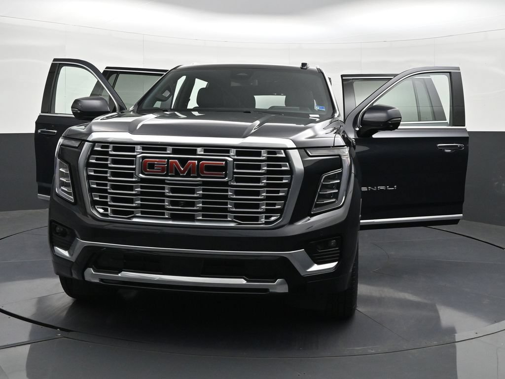 Used 2025 GMC Yukon XL Denali AWD/4WD image 43