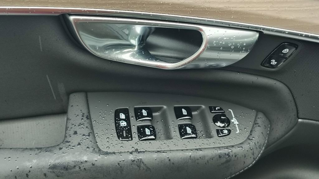 New 2026 Volvo XC90 T8 Plus w/ Protection Package Premier AWD/4WD image 10