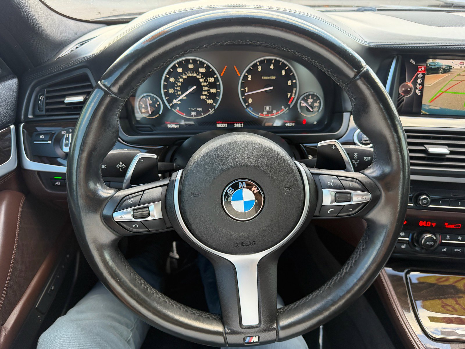 Used 2016 BMW 550i xDrive Sedan AWD/4WD image 31