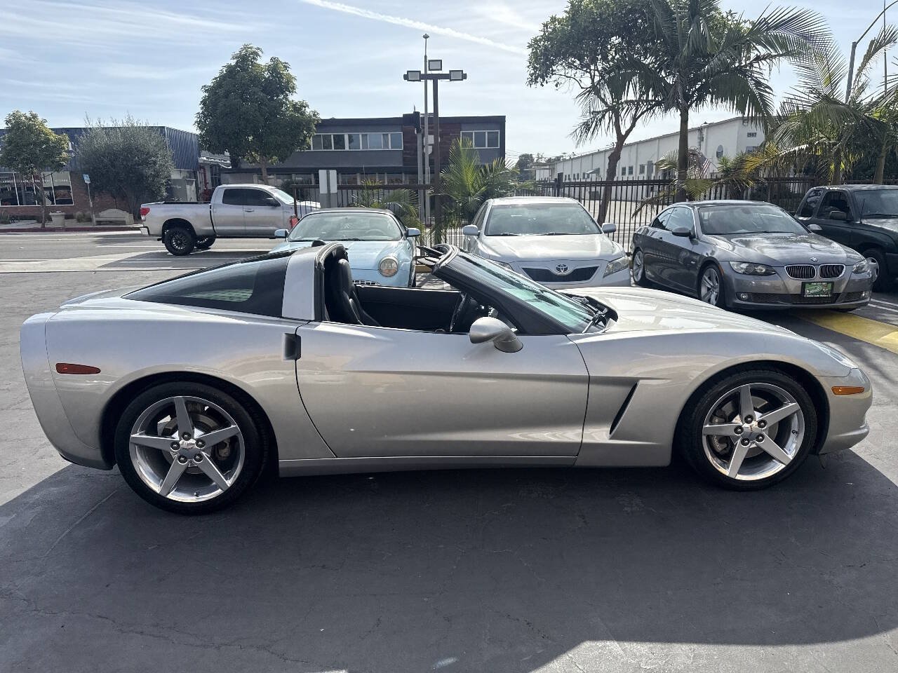 Used 2005 Chevrolet Corvette Coupe w/ Preferred Equipment Group RWD image 17