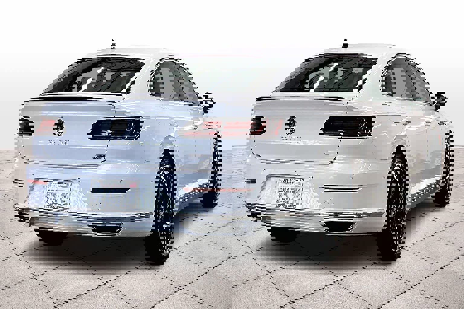 Used 2023 Volkswagen Arteon SEL Premium image 16