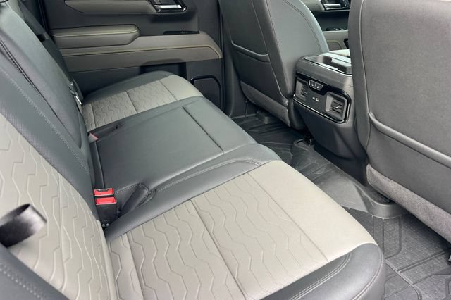 Used 2023 Chevrolet Silverado 1500 ZR2 w/ Technology Package AWD/4WD image 18