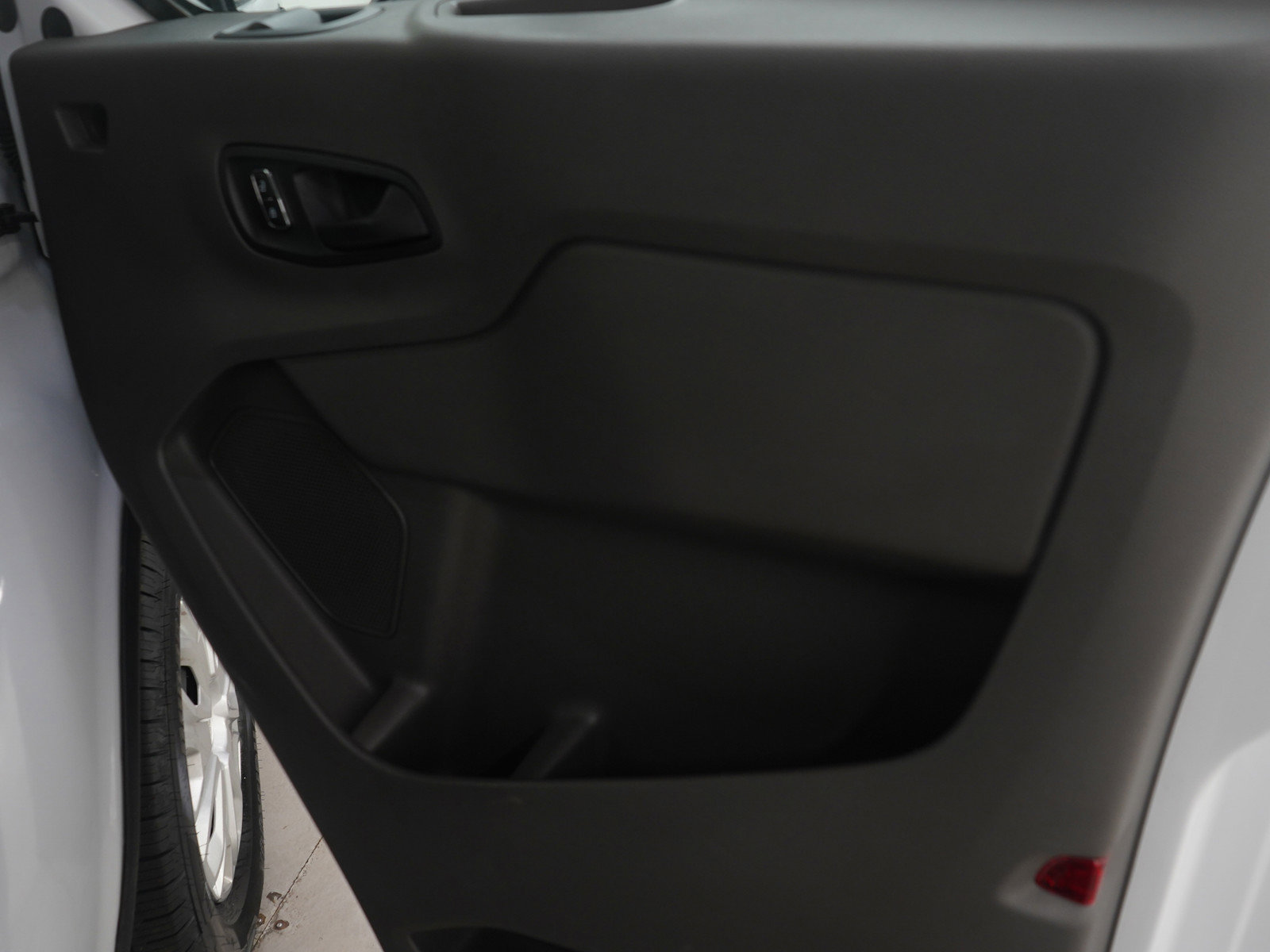 Used 2024 Ford Transit 350 XLT image 9