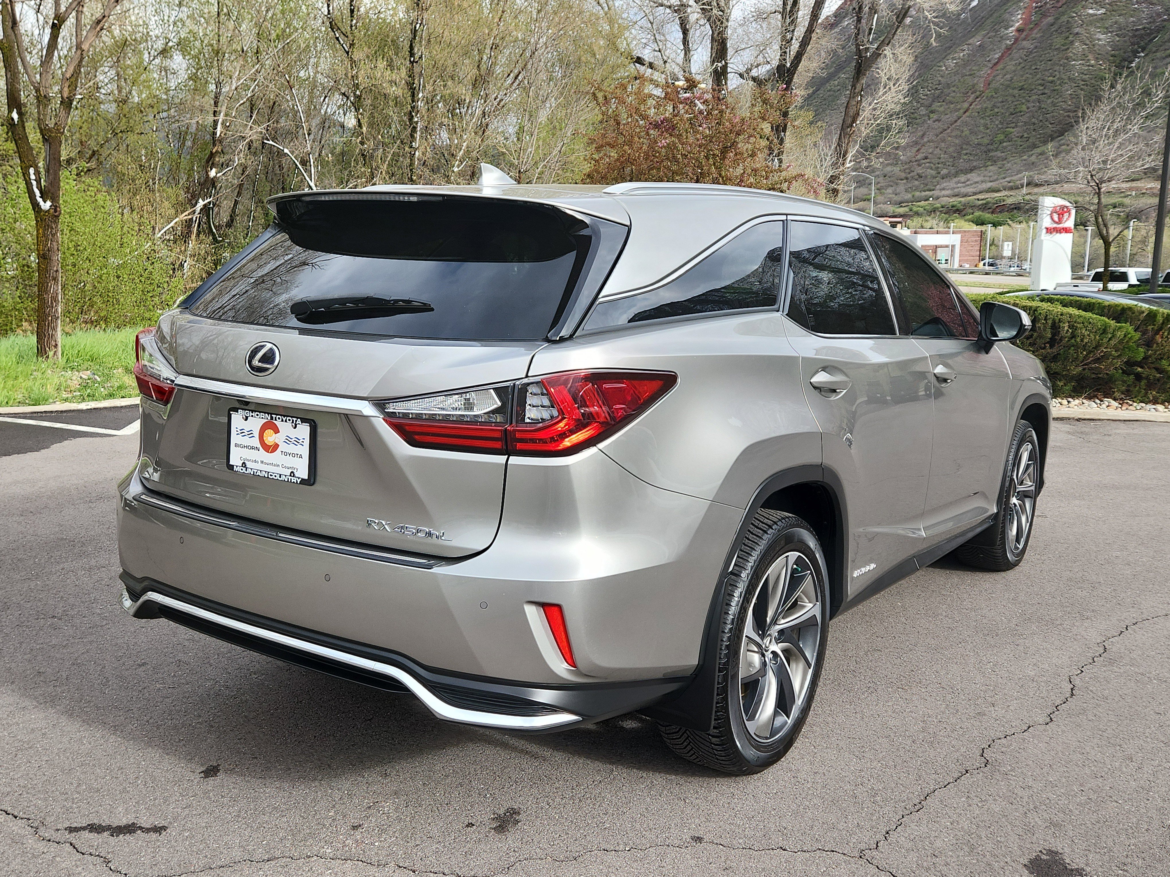 Used 2019 Lexus RX 450hL Luxury w/ Accessory Package image 3