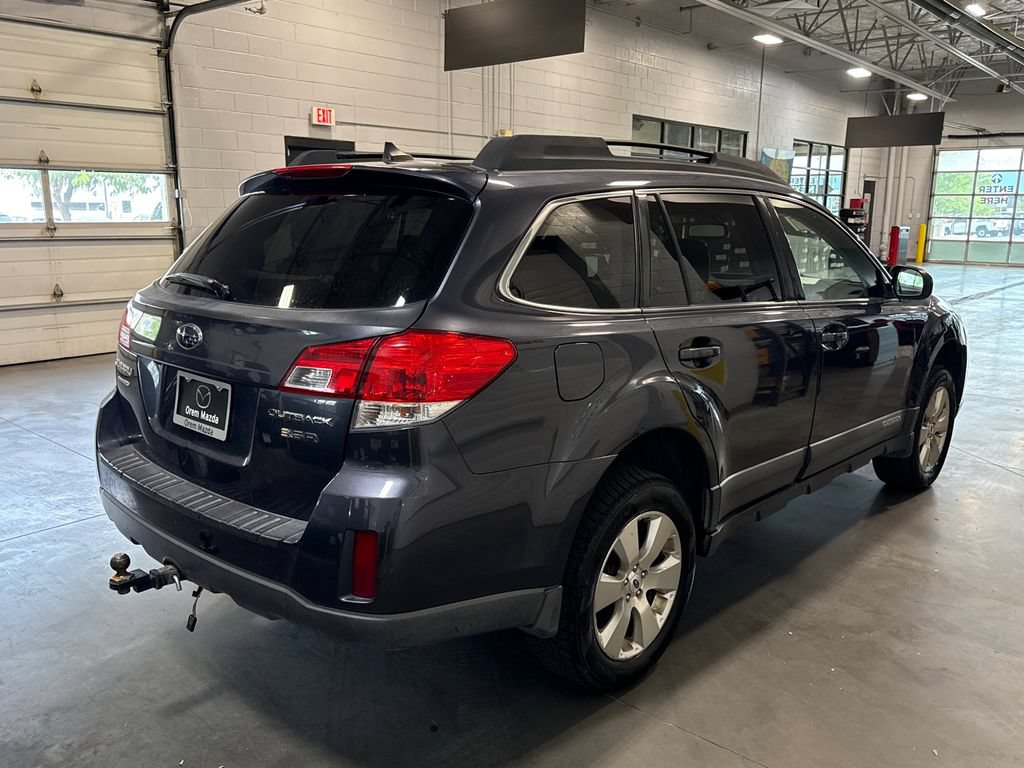 Used 2012 Subaru Outback 3.6R Limited w/ Moonroof Pkg AWD/4WD image 4