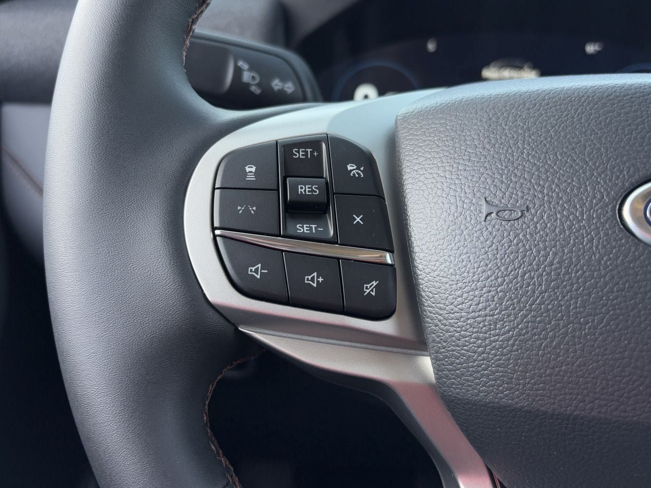 New 2026 Ford Explorer Active RWD image 14