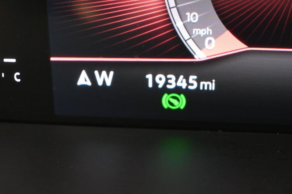 Used 2024 Volkswagen Tiguan SE R-Line FWD image 34
