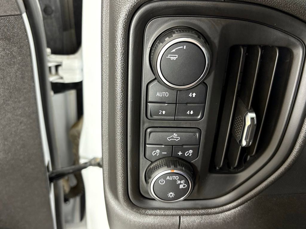 Used 2024 Chevrolet Silverado 1500 Custom Trail Boss w/ LPO, Dark Essentials Package image 27