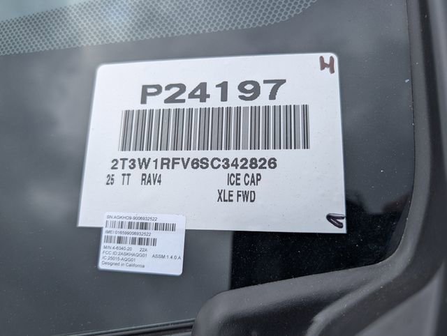 Used 2025 Toyota RAV4 XLE image 34