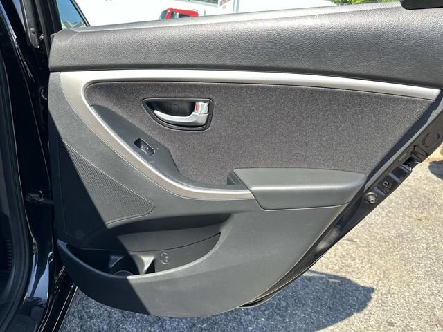 Used 2016 Hyundai Elantra GT FWD image 9
