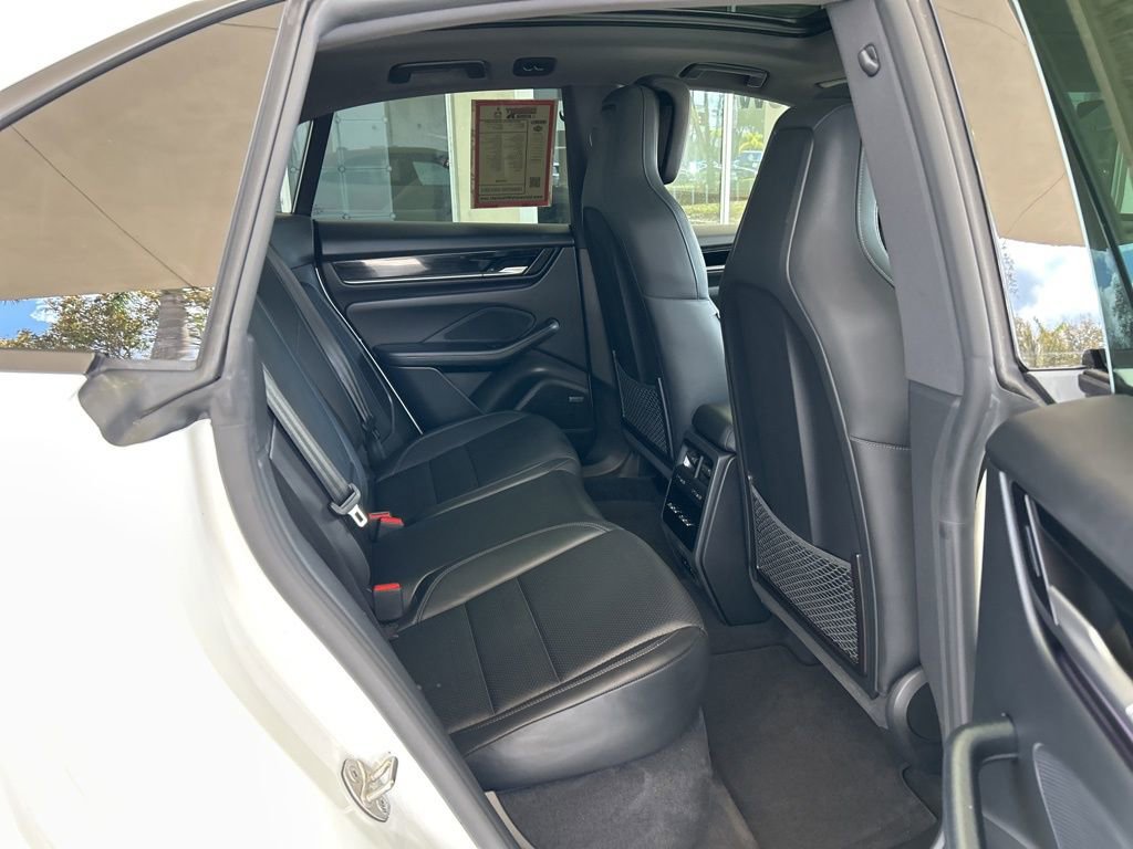 Used 2025 Porsche Macan Electric image 26