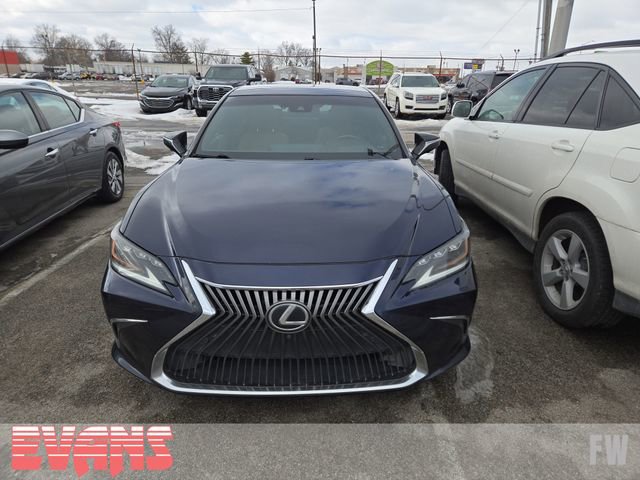 Used 2019 Lexus ES 350 Ultra Luxury w/ Accessory Package 2 image 2