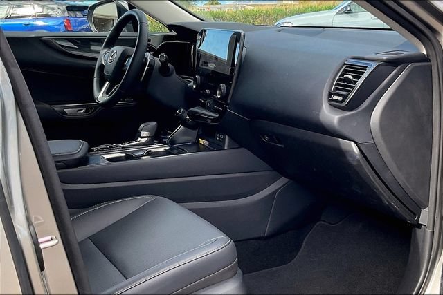 Used 2025 Lexus NX 350h AWD w/ Premium Package image 15