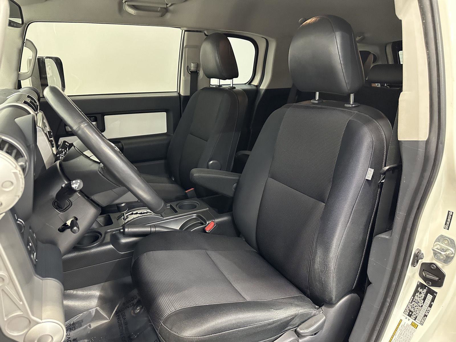 Used 2013 Toyota FJ Cruiser 4WD image 15