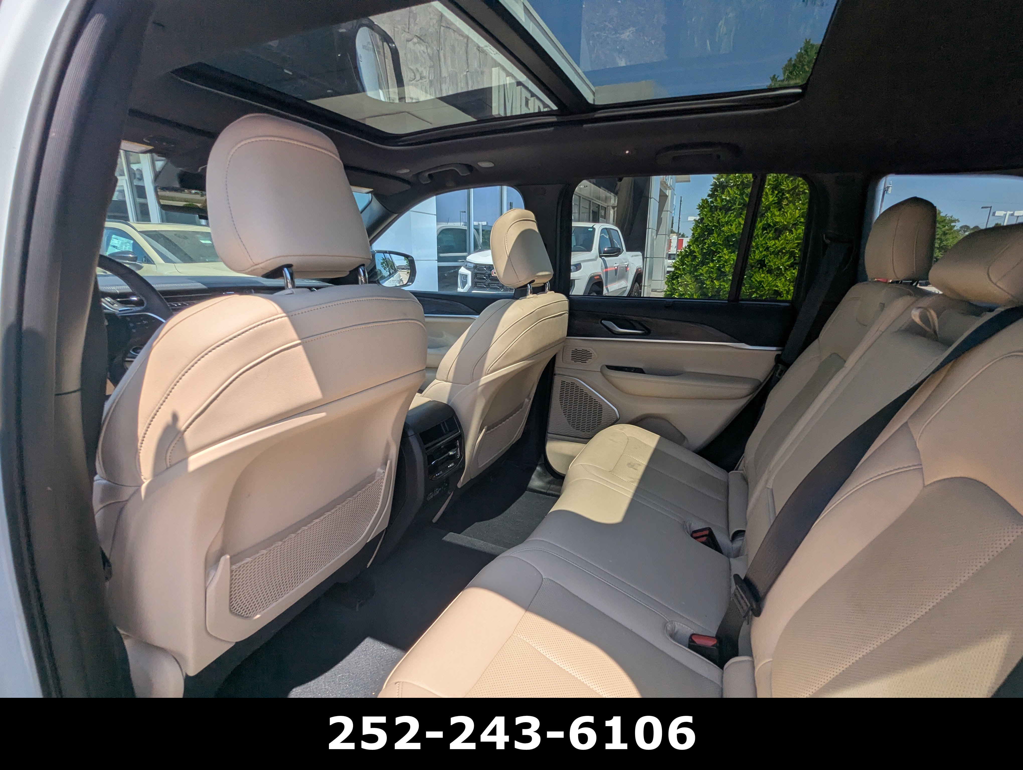 Used 2022 Jeep Grand Cherokee Limited 4xe w/ Luxury Tech Group II AWD/4WD image 9
