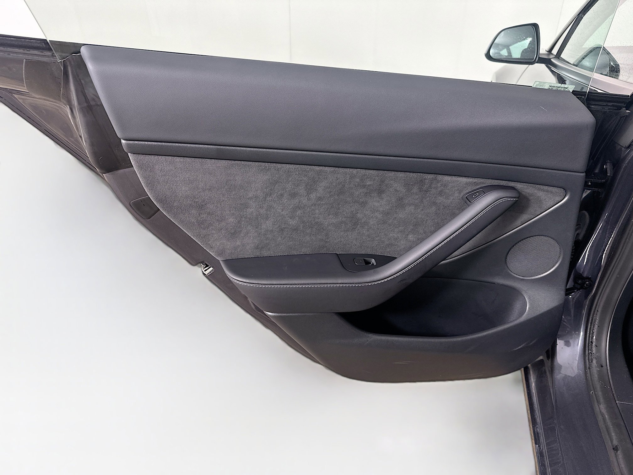 Used 2023 Tesla Model 3 Standard Range image 25