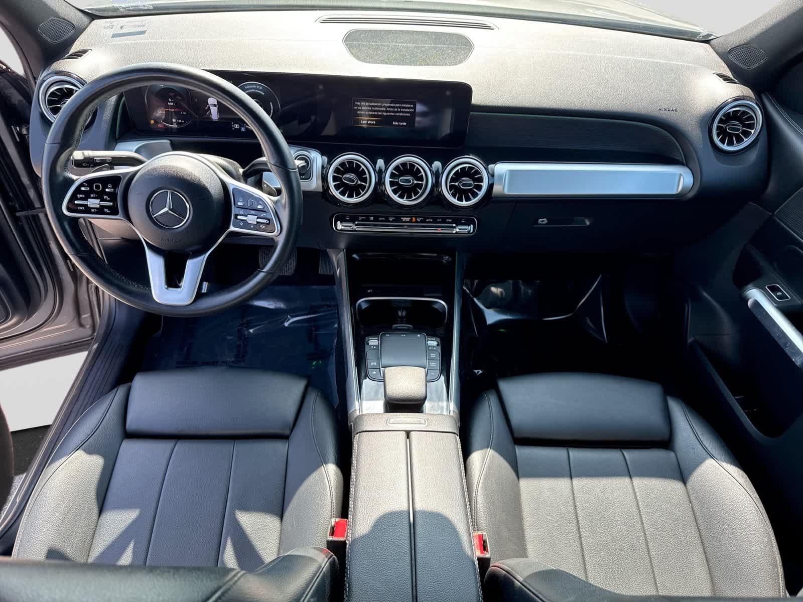 Used 2023 Mercedes-Benz GLB 250 w/ Premium Package image 22