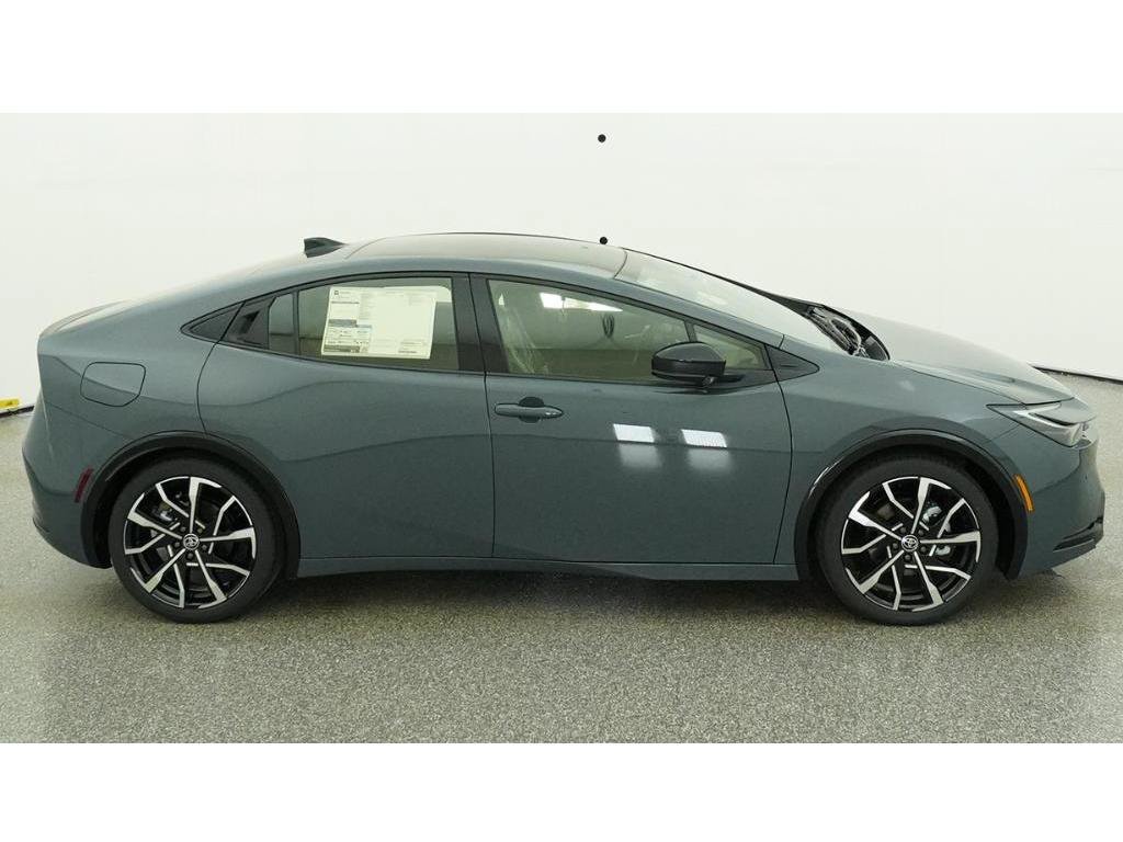 New 2026 Toyota Prius Plug-In Hybrid FWD image 11
