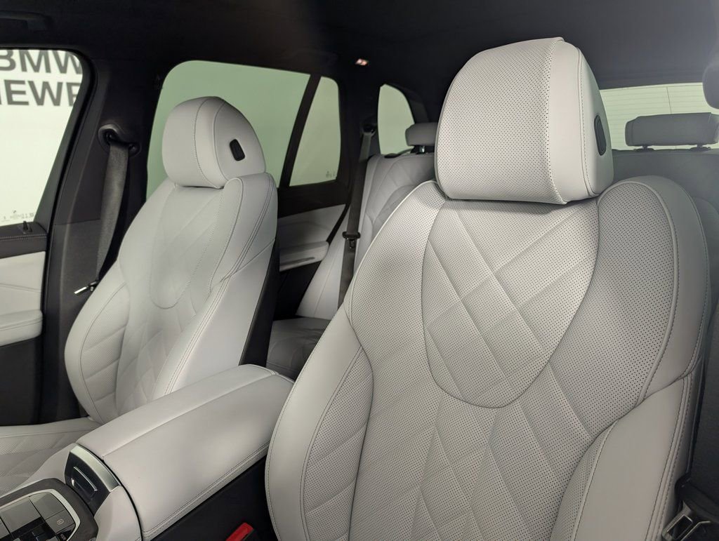 New 2026 BMW X5 xDrive40i w/ Premium Package AWD/4WD image 12