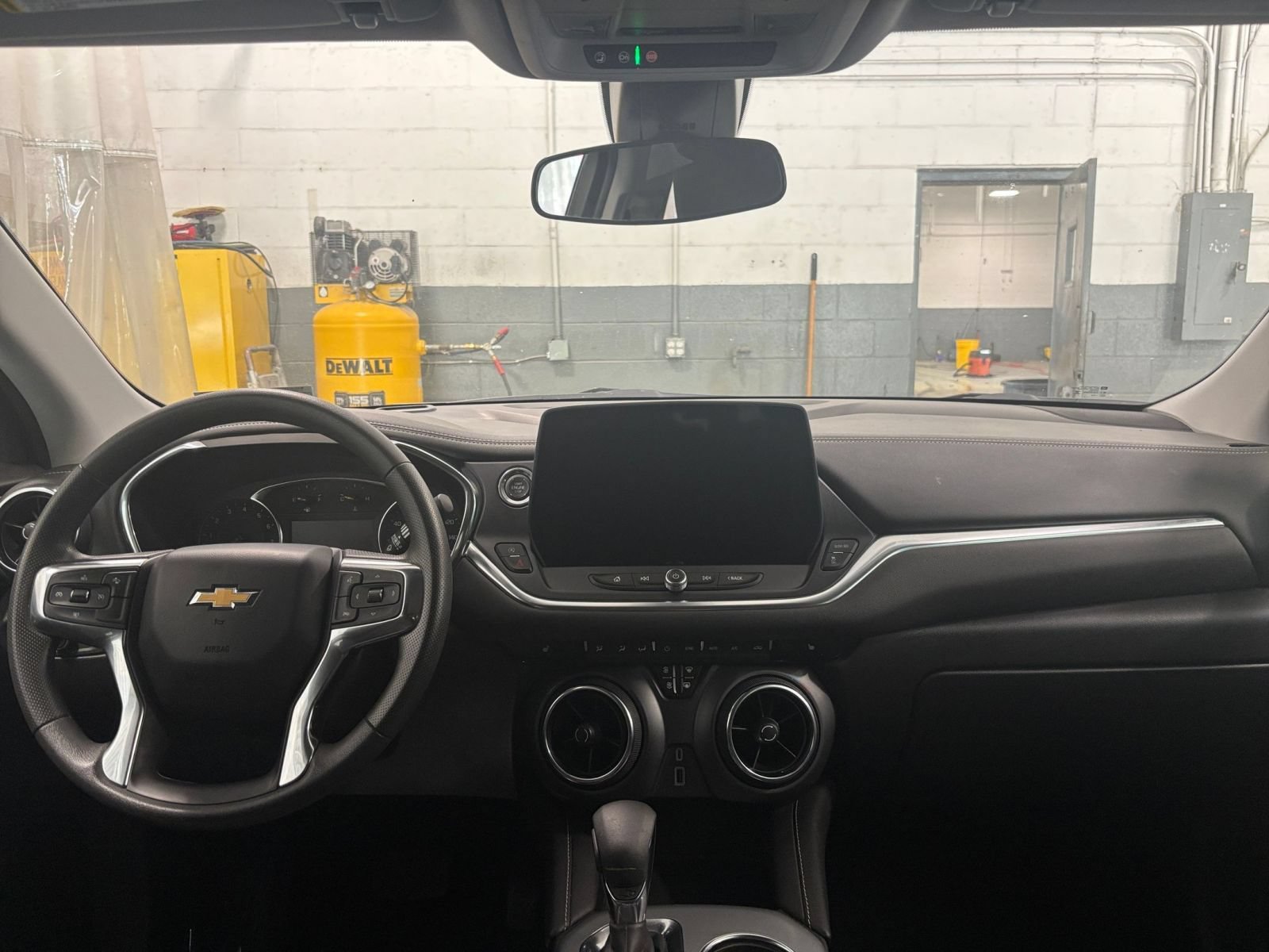 Used 2026 Chevrolet Blazer LT FWD image 34