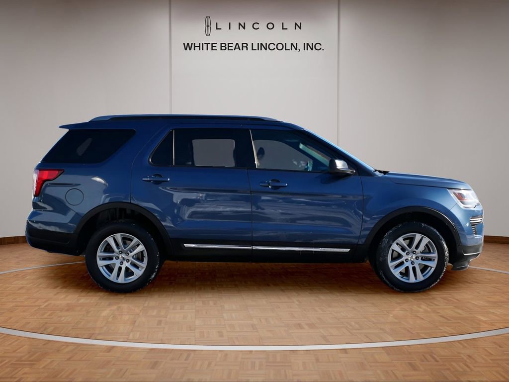 Used 2019 Ford Explorer XLT AWD/4WD image 4