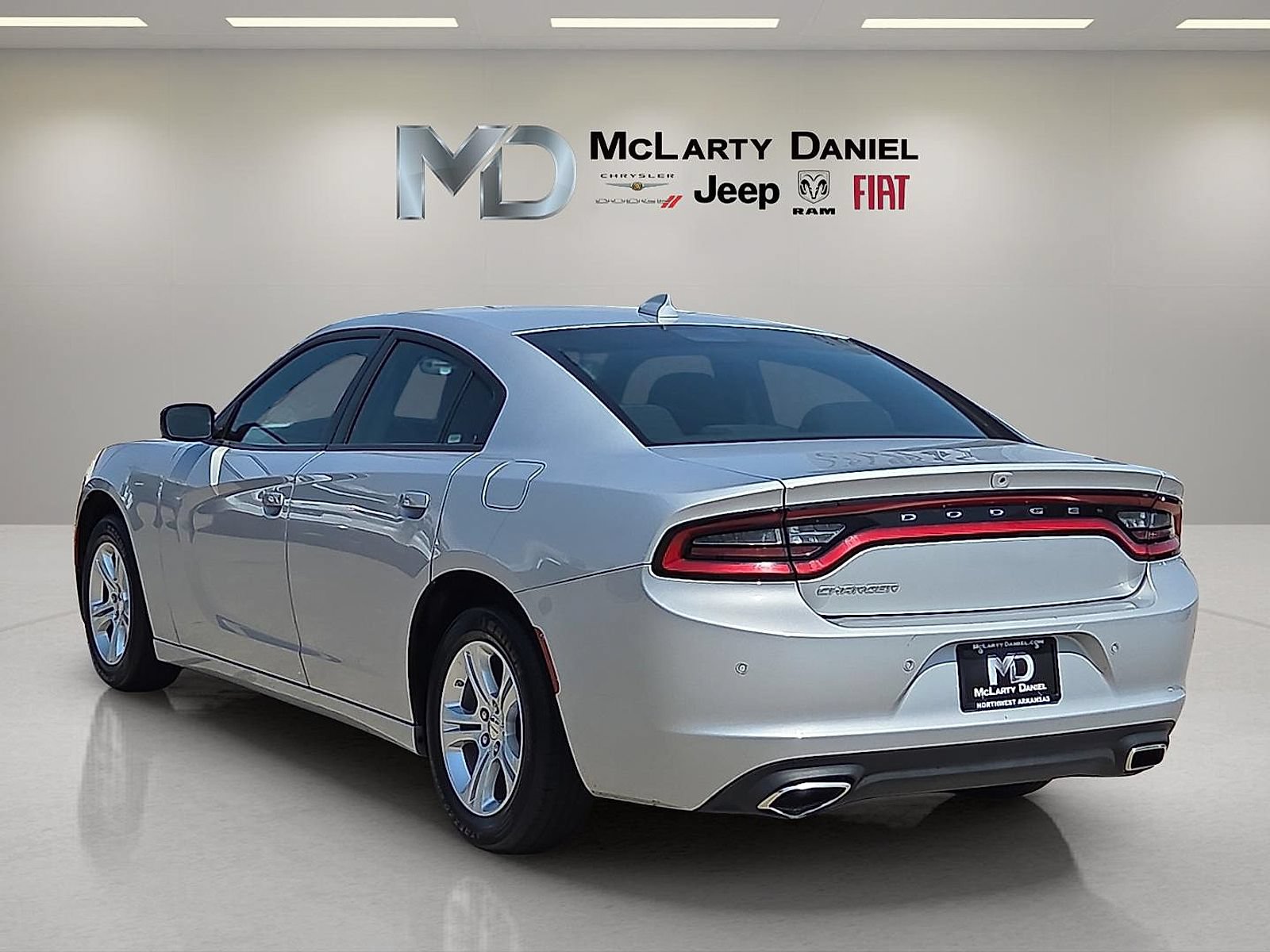 Used 2023 Dodge Charger SXT RWD image 4