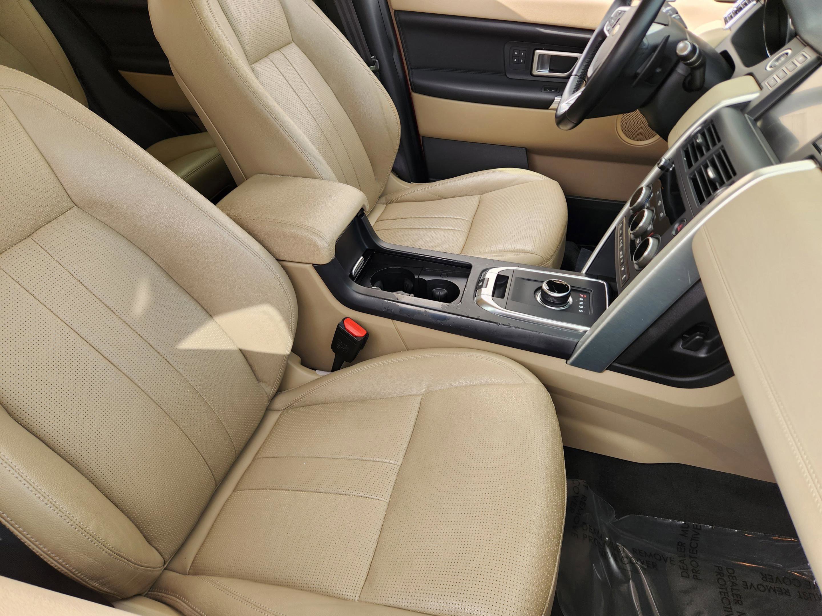 Used 2019 Land Rover Discovery Sport HSE AWD/4WD image 8