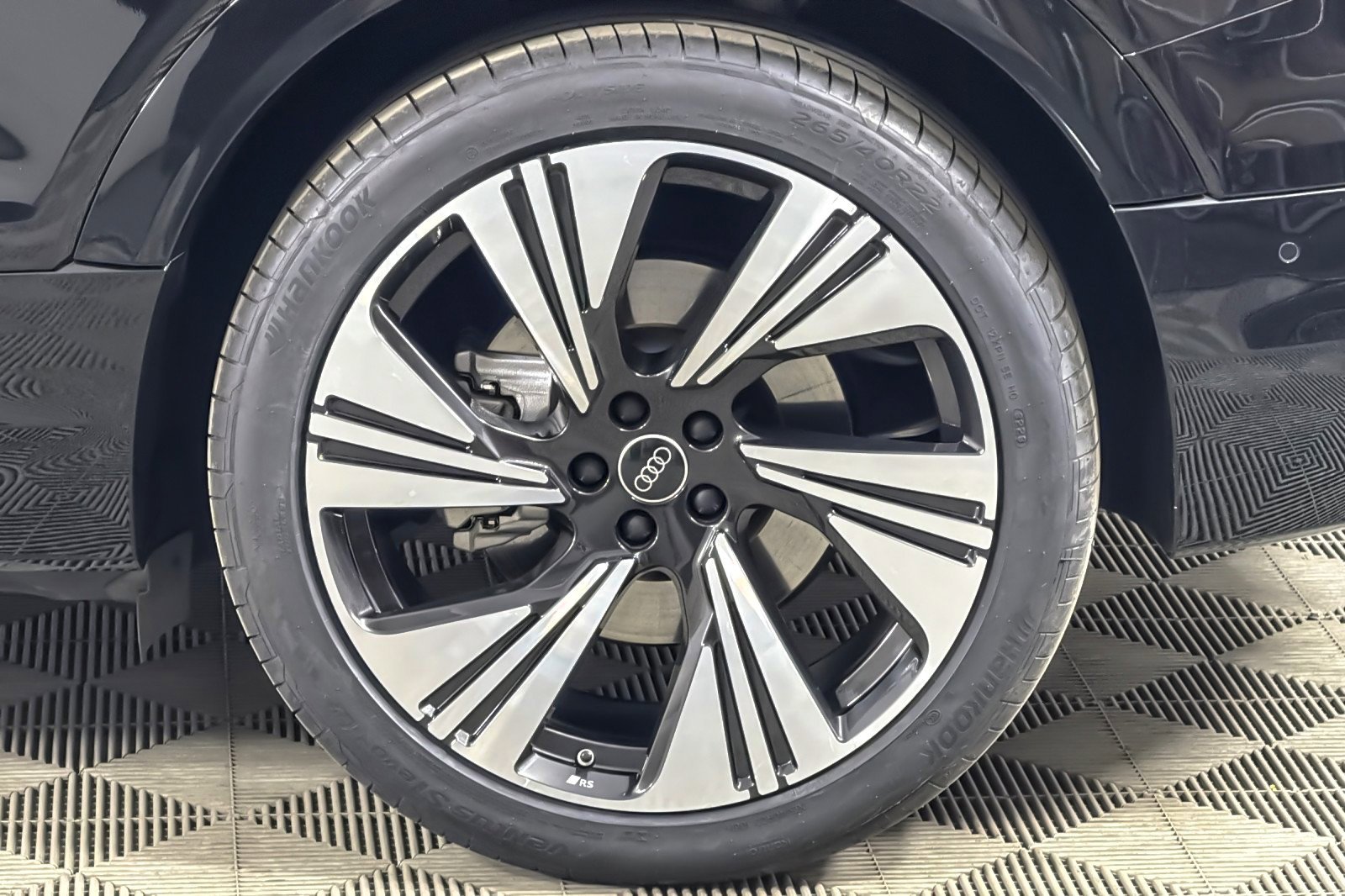 Used 2024 Audi Q8 e-tron Prestige AWD/4WD image 26