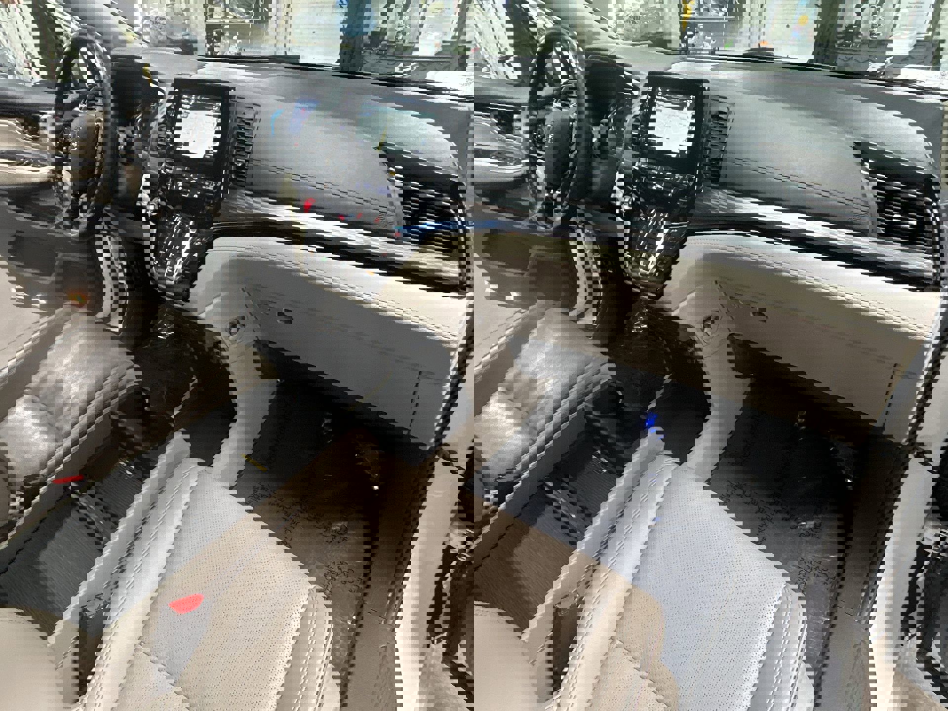 Used 2024 Honda Odyssey Elite image 30