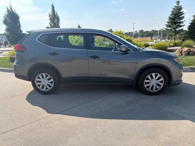 Used 2017 Nissan Rogue S FWD video 2