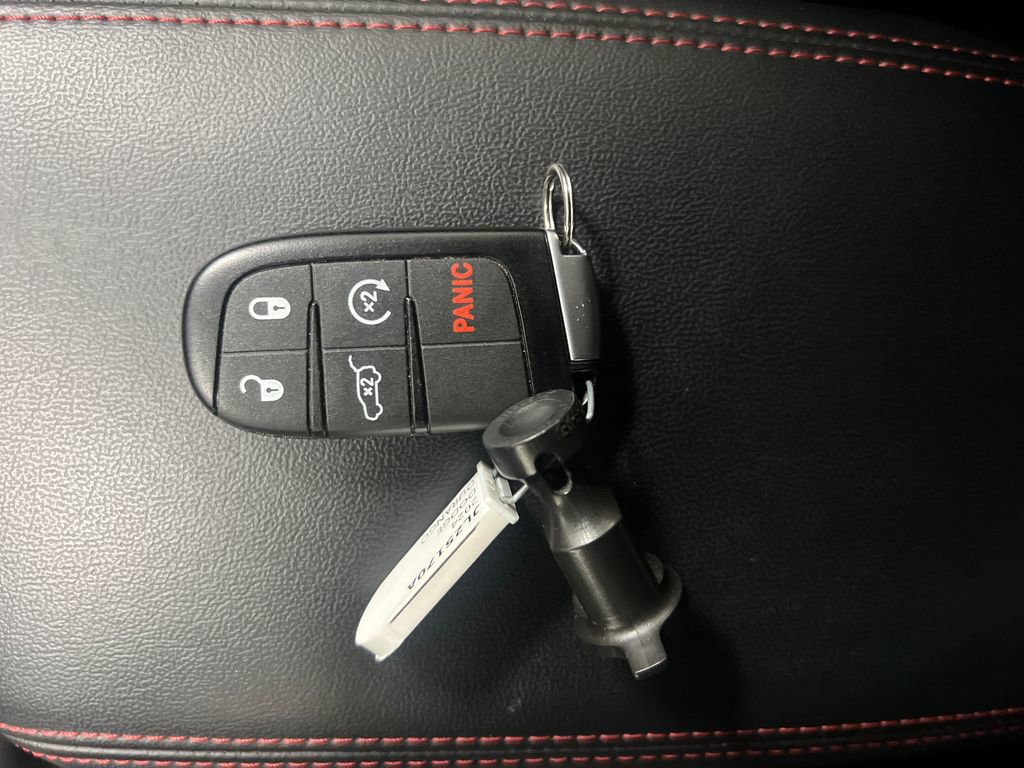 Used 2024 Dodge Durango R/T w/ Blacktop Package image 16