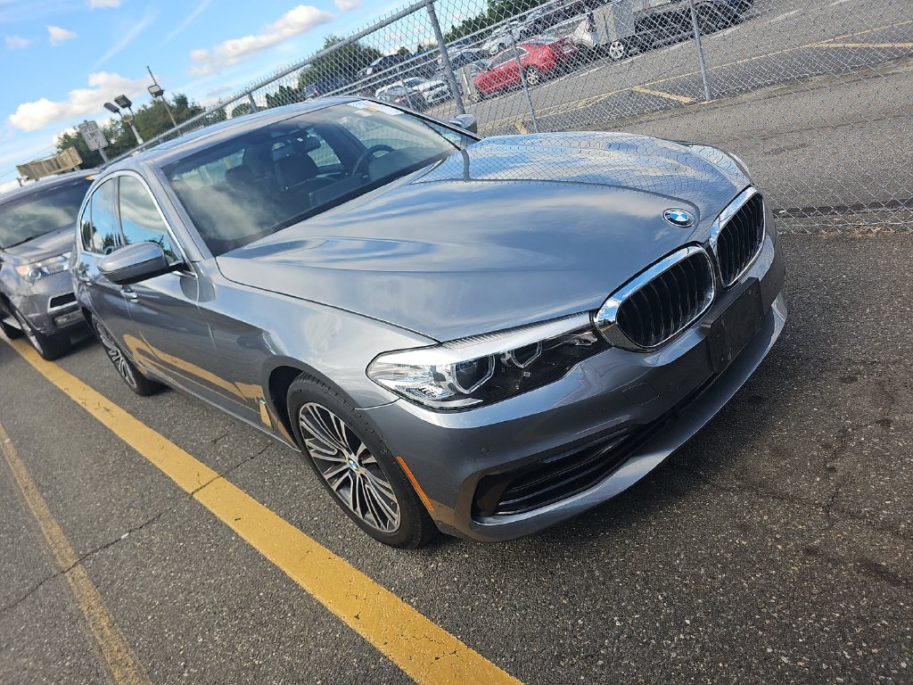 Used 2019 BMW 530e xDrive w/ Convenience Package AWD/4WD image 4