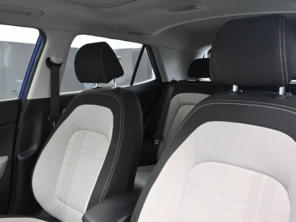 Used 2022 Hyundai Venue SEL w/ Cargo Package image 24