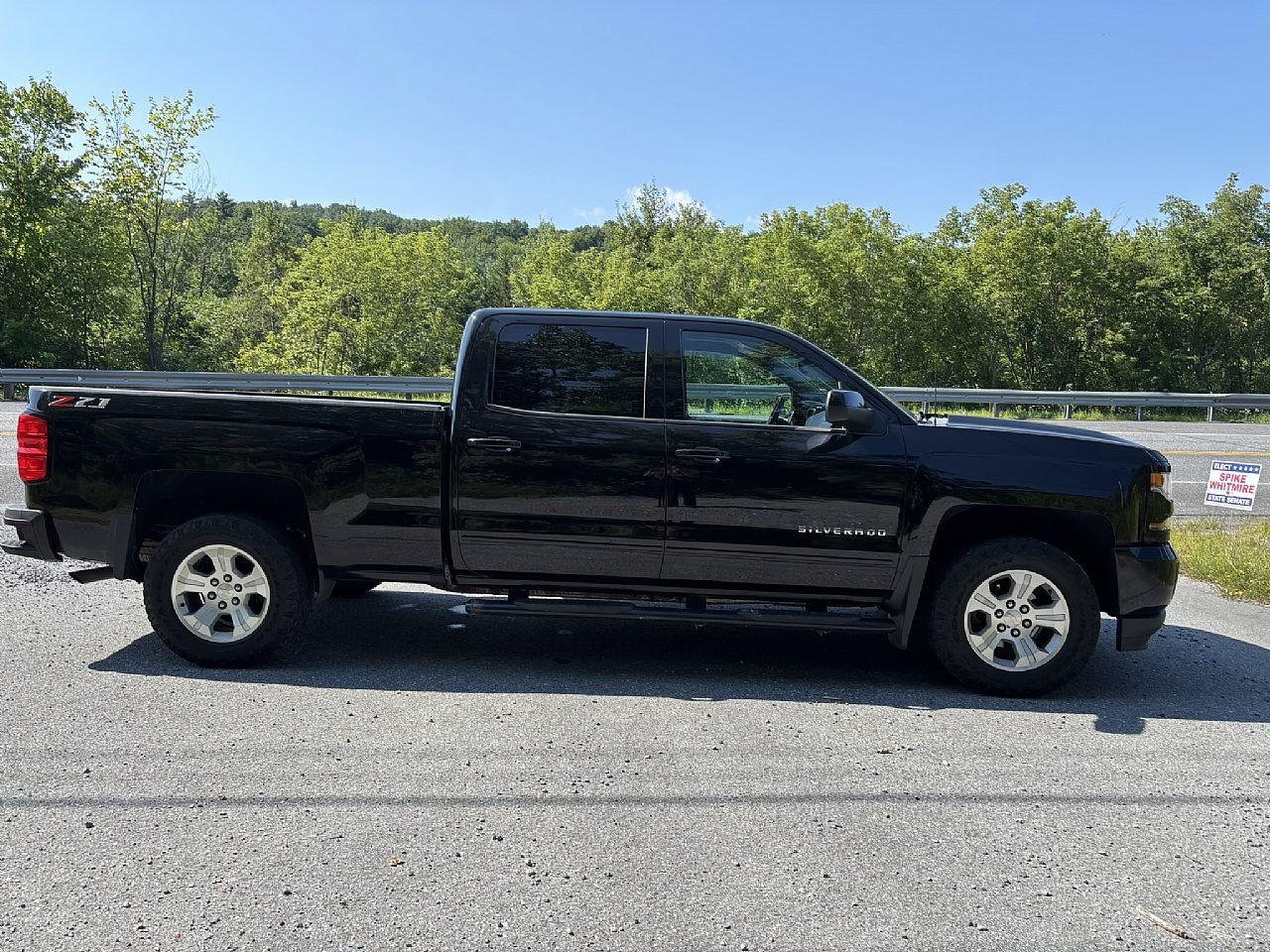 Used 2018 Chevrolet Silverado 1500 LT w/ All Star Edition AWD/4WD image 6