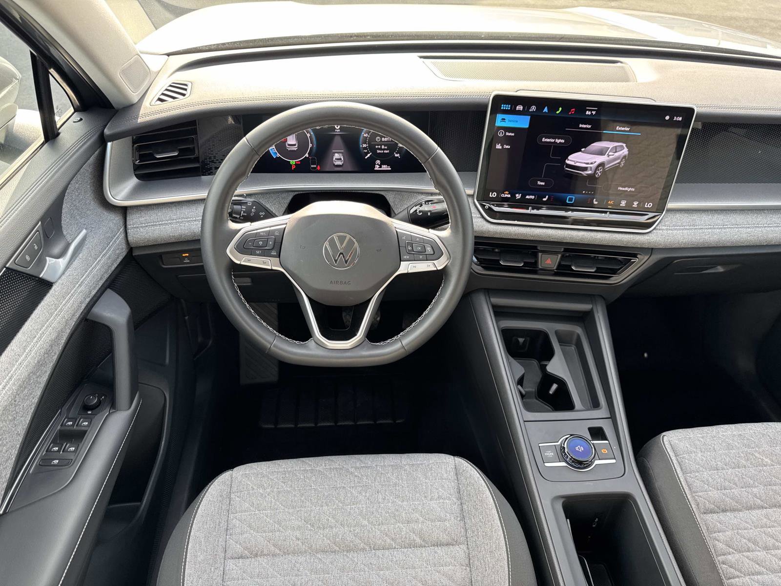 Certified 2025 Volkswagen Tiguan S image 9