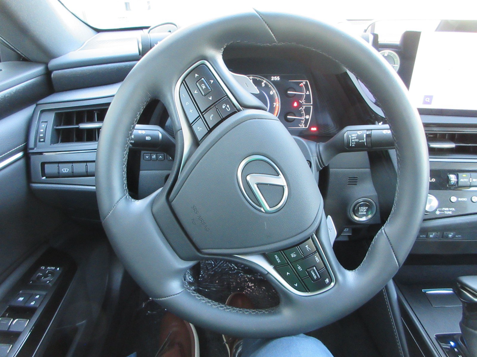 Used 2025 Lexus ES 350 w/ Premium Package FWD image 35
