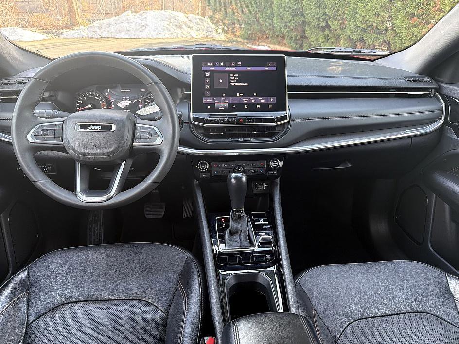 Used 2023 Jeep Compass Limited image 19