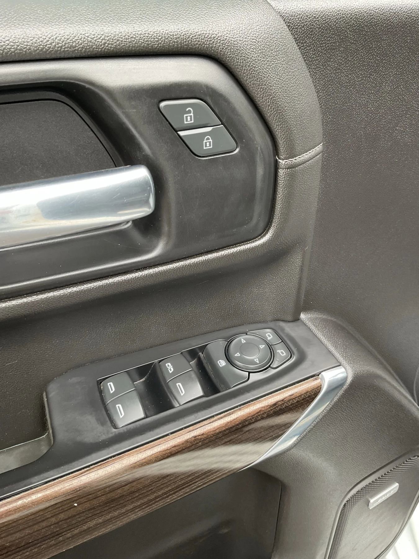 Used 2021 Chevrolet Silverado 1500 LT Trail Boss w/ Convenience Package II image 23