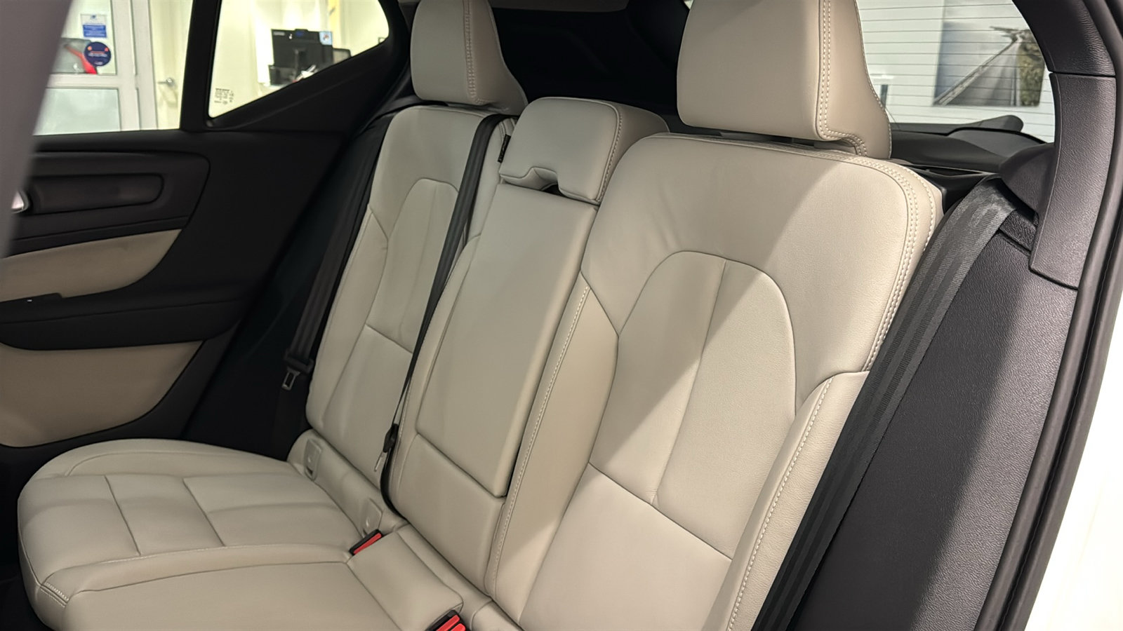 New 2026 Volvo XC40 B5 Ultra w/ Protection Package Premier AWD/4WD image 26