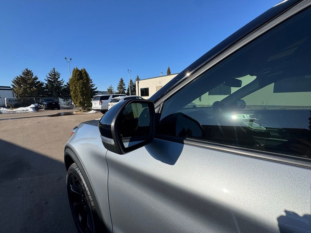 Used 2022 Ford Explorer ST w/ ST Street Pack image 13