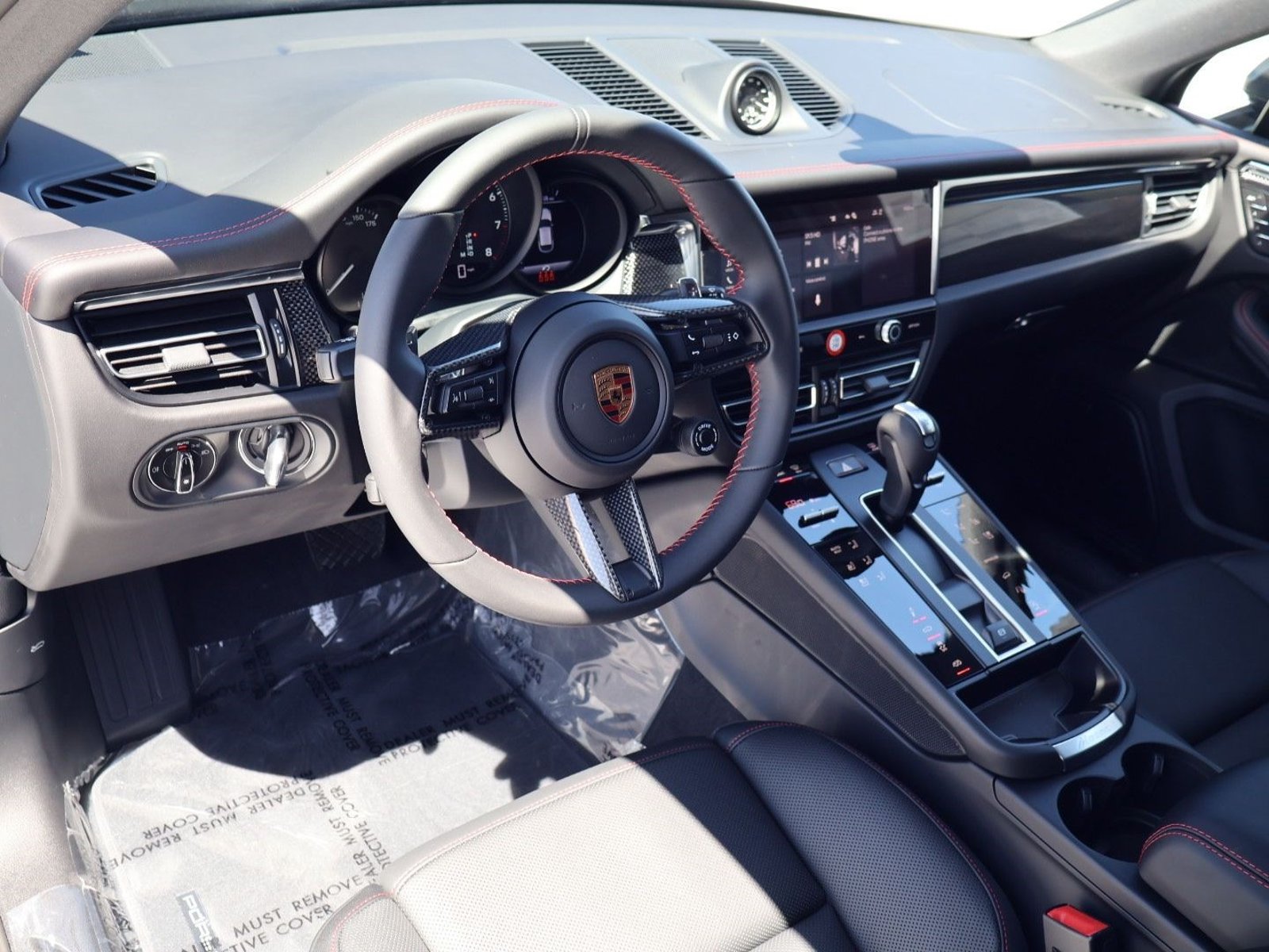 New 2026 Porsche Macan GTS AWD/4WD image 4