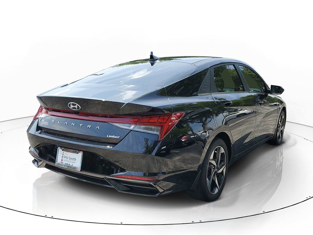 Used 2023 Hyundai Elantra Limited FWD image 5