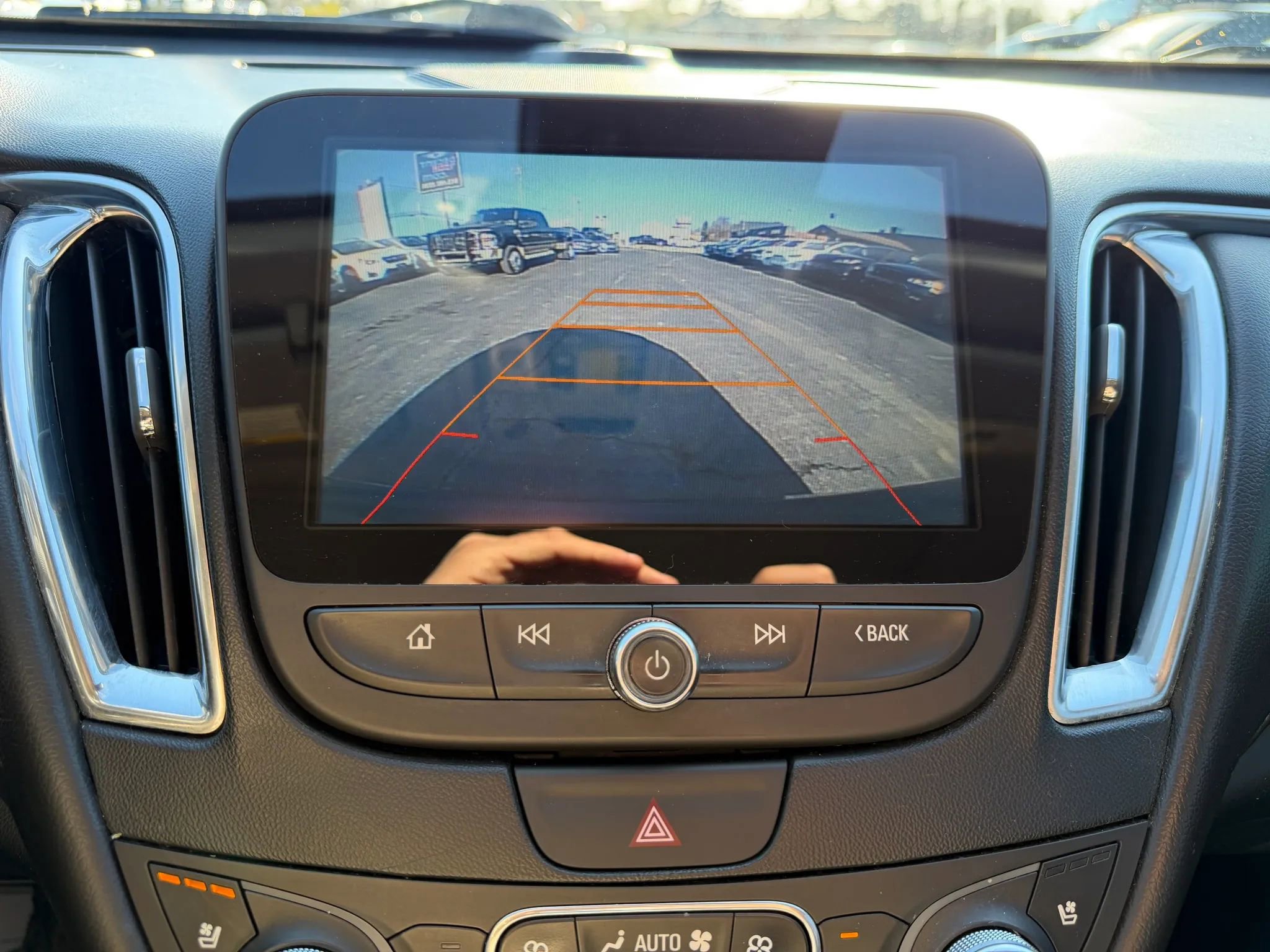 Used 2016 Chevrolet Malibu Premier w/ Driver Confidence Package image 21