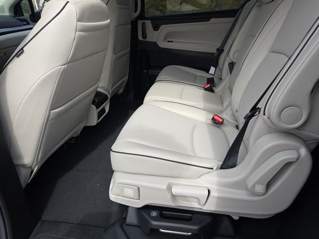 New 2026 Honda Odyssey Touring image 5