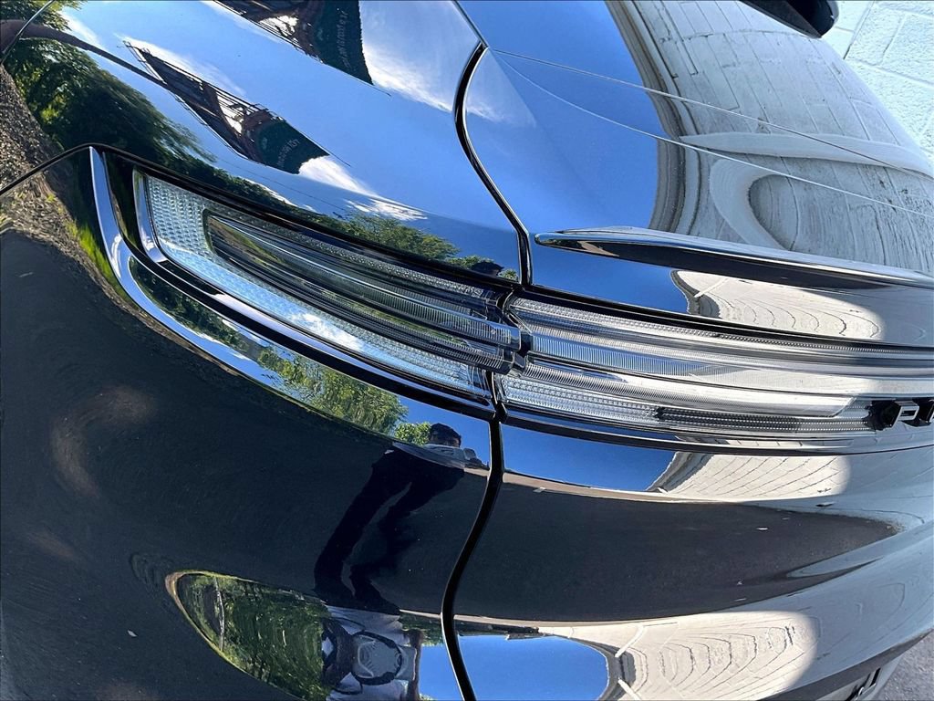 Certified 2026 Porsche Cayenne E-Hybrid Coupe AWD/4WD image 31