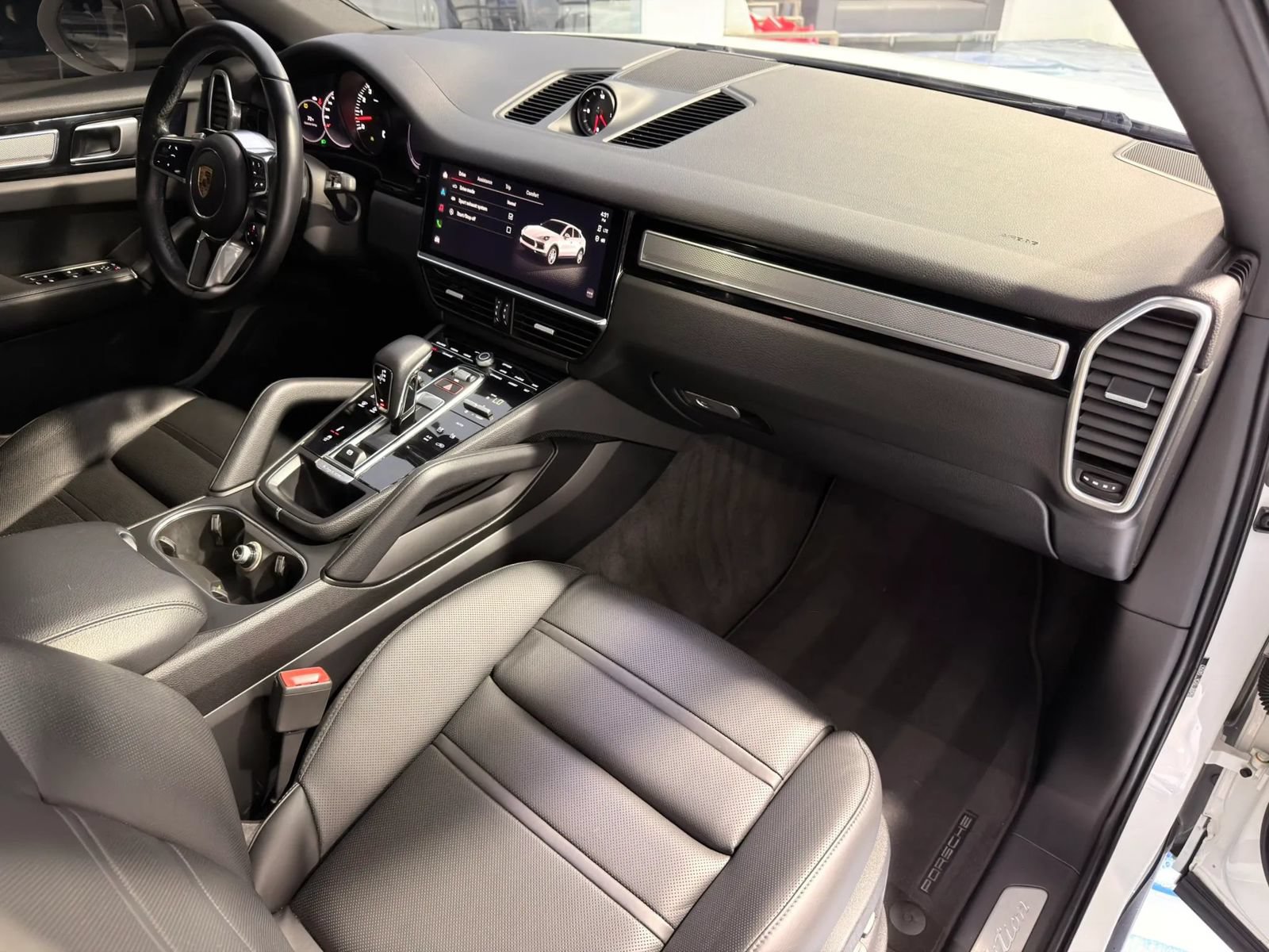 Used 2022 Porsche Cayenne S Platinum AWD/4WD image 29