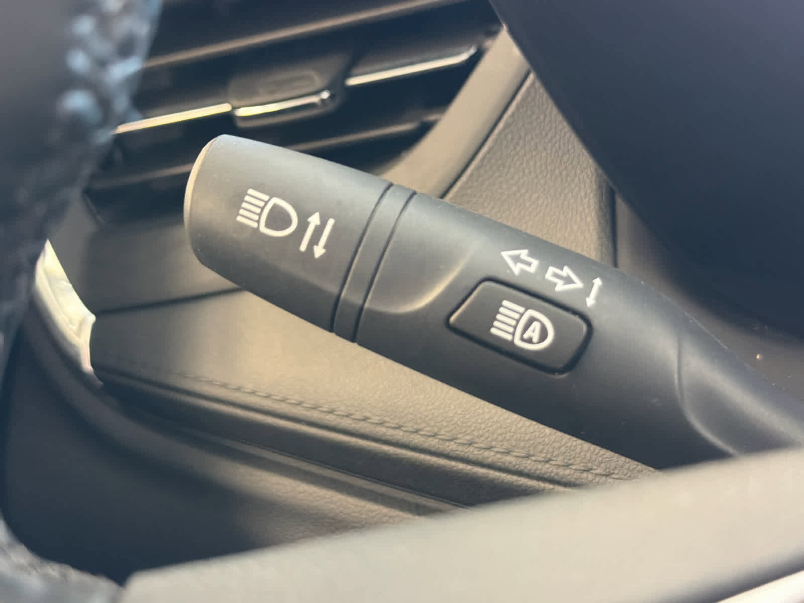 Used 2024 Buick Encore GX Sport Touring w/ Comfort Package image 39