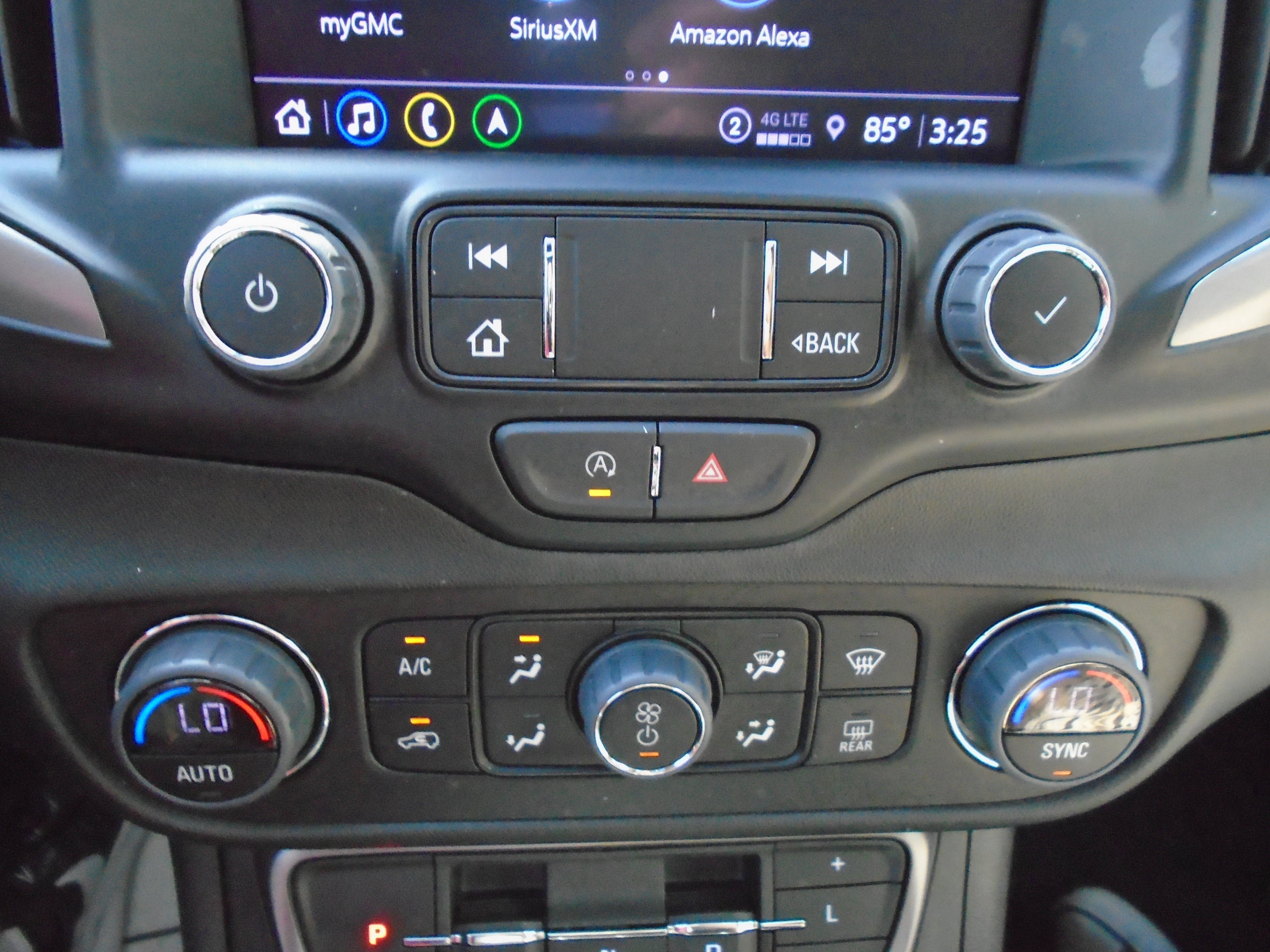 Certified 2024 GMC Terrain AT4 w/ Infotainment Package II AWD/4WD image 62